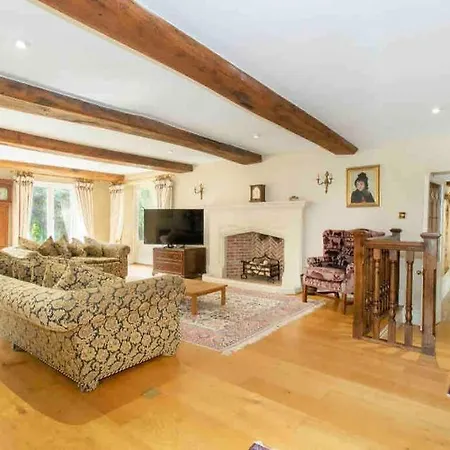 Stunning Country Between & Bath Holiday home *