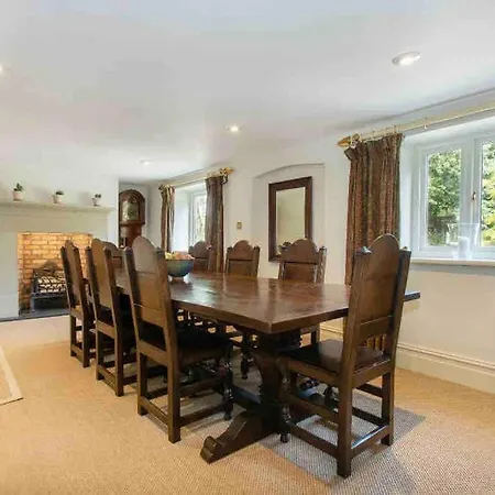 Stunning Country Between & Bath Holiday home Bristol