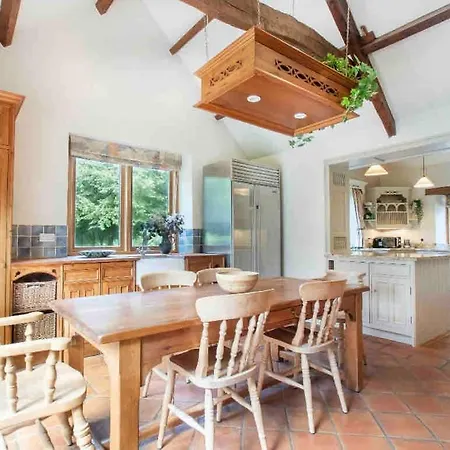 Stunning Country Between & Bath *