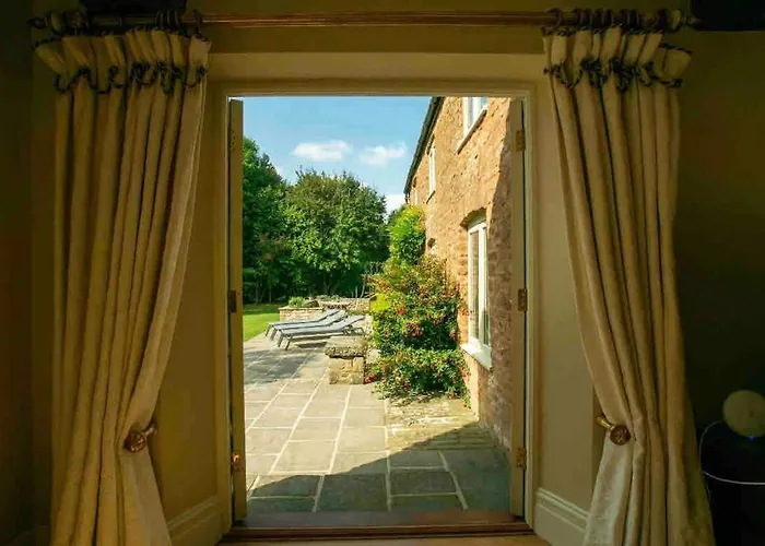 Stunning Country Between & Bath