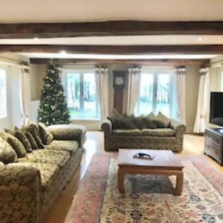 Stunning Country Between & Bath Бристоль