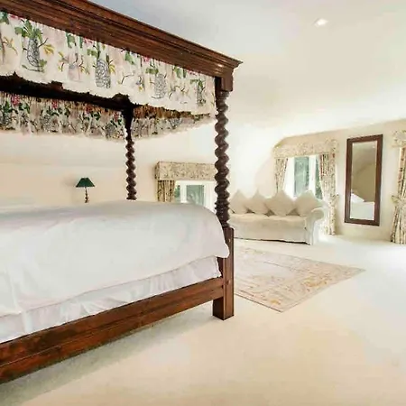 Stunning Country Between & Bath * Бристоль